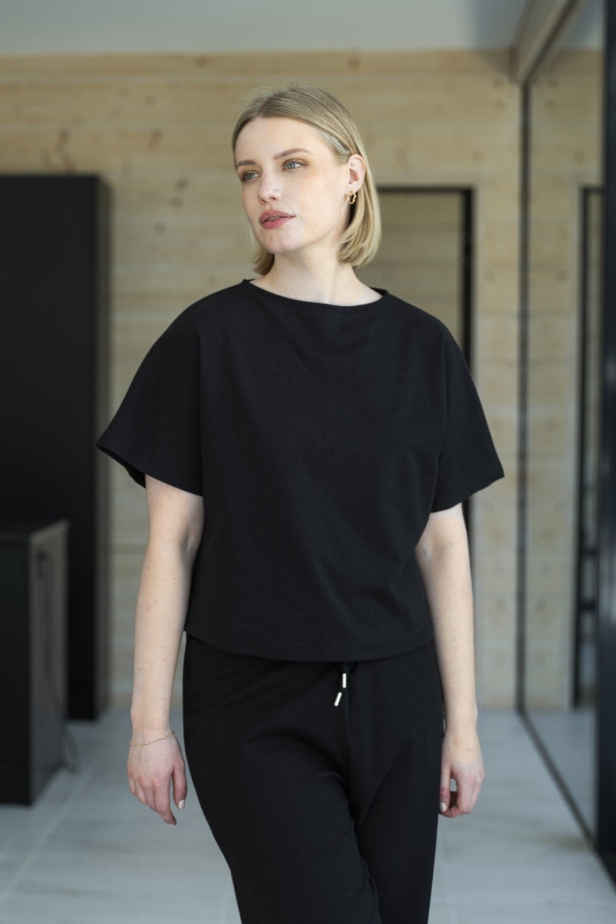 Lounge by Luin T-Shirt Black