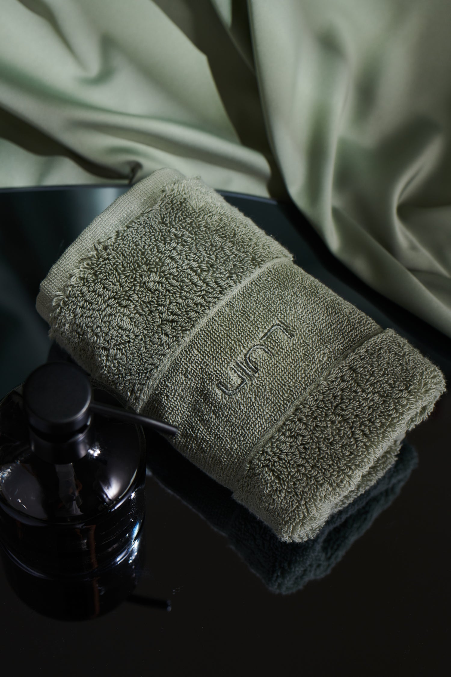 Organic Elegance Facial Towel 30x50cm Ash Green