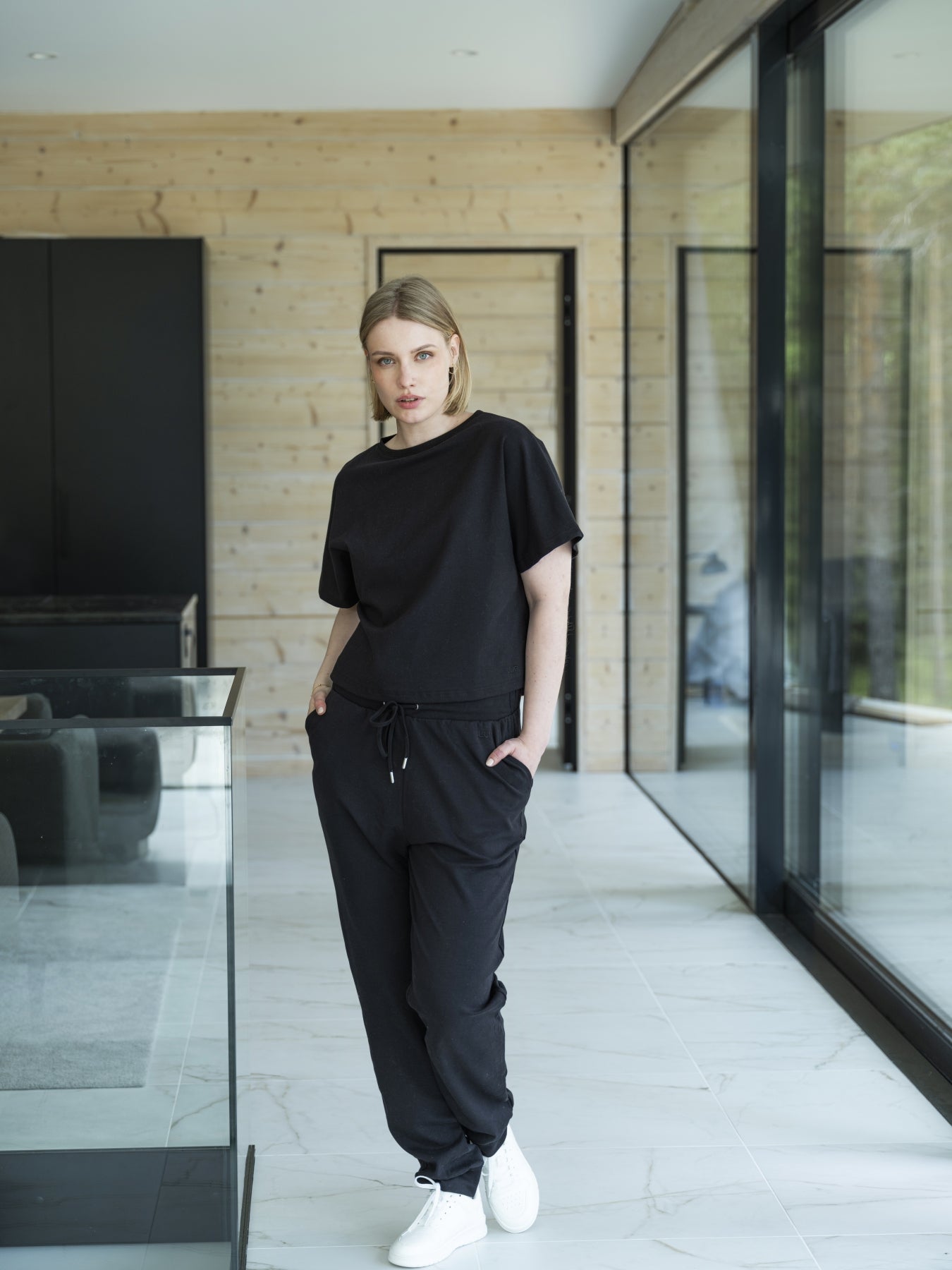 Lounge by Luin T-Shirt Black