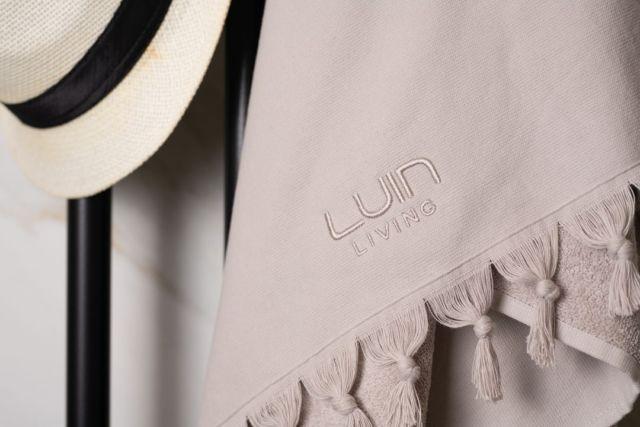 Tassels makes the most gorgeous details 😍

#luinliving #organic #towel