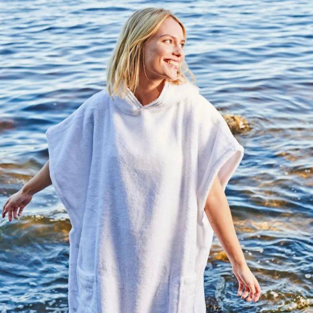 It's almost summer! ☀️

"Our unisex Poncho towels are relaxed alternatives for bathrobes. Use the poncho right after a bath or shower or wear it as relaxed outfit in the evening. Large hood, pockets and snap fasteners on both sides makes the poncho so cosy to wear"

#luinliving #designfromfinland #ponchotowel #unisex