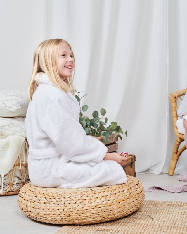Bathrobes for the whole family 25% off 🎄🤍

It’s a perfect time to wrap up the most softest gifts this Christmas!

All bathrobes 25% off in-stores and online from Dec 9th to 18th. 🎁